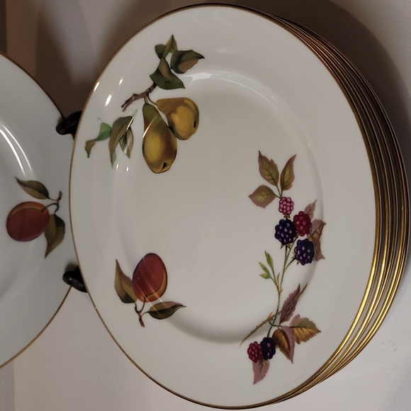 Vintage 1961 Royal worcester evesham gold trim salad plate set of 6 - Picture 2 of 6